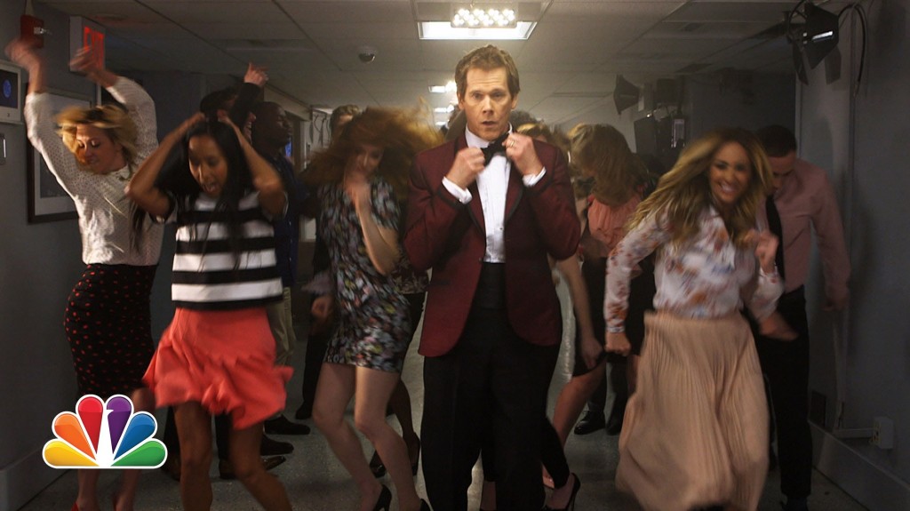 Kevin Bacon's Epic 'Footloose' Dance Entrance On 'The Tonight Show ...